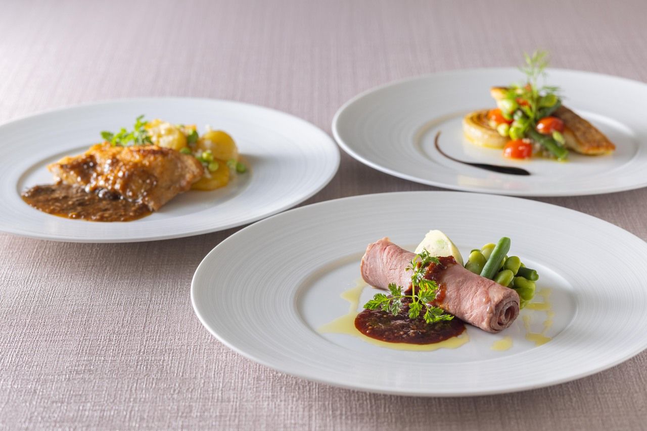 平日メイン付きランチブッフェ　（子供4歳～12歳）3,000円