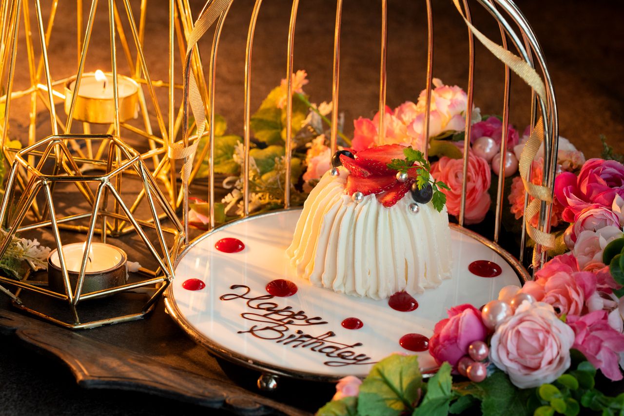 [Anniversary] Includes a blue original cocktail - "Today is a special day" ~Celebrate with luxurious early summer ingredients~ Anniversary course just for the two of you (Toast/Special anniversary cake in a birdcage)
