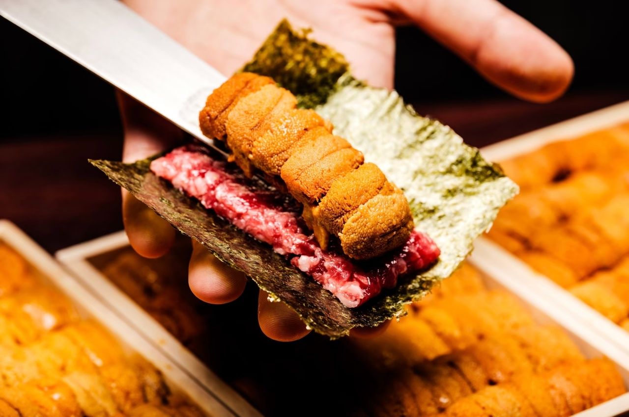 [Ebisu Ushimitsu Premium Course] This course includes all of our specialties, such as "Selected Wagyu Beef and Sea Urchin Yukhoe Dog," "Selected Wagyu Beef Fillet and Sirloin Clay Pot Rice," and "Ushimitsu Roast Beef ~Special Sauce~."