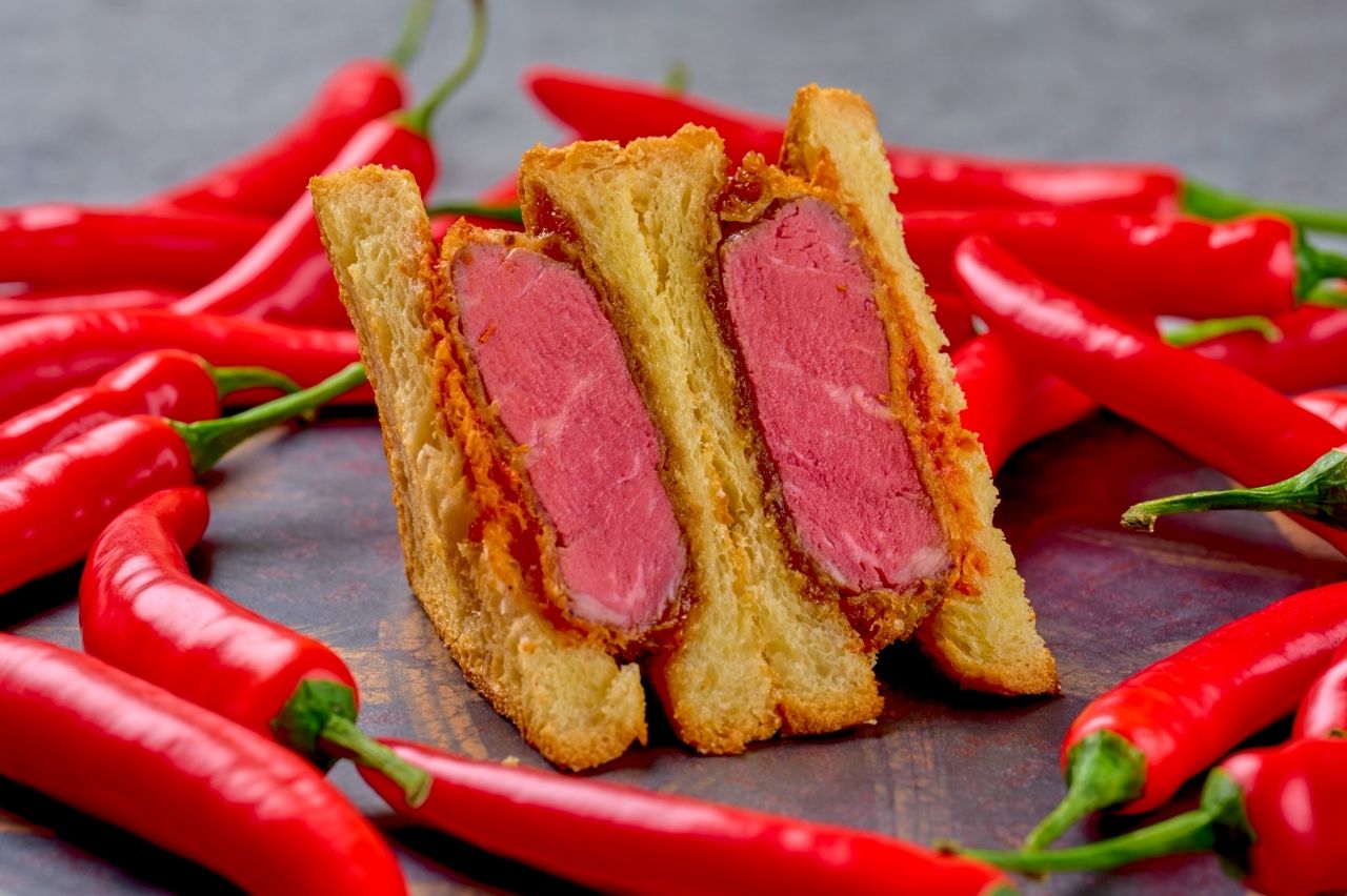 Private room guaranteed. Summer [Sister restaurant Ginza Chikamitsu Yakiniku Top 100 Restaurants 2025 Award Commemorative Course] We offer 7 carefully selected grilled dishes, including "Selected Wagyu Beef and Eel Yukke Dog" and "Selected Fillet Beef Spicy Brioche Cutlet Sandwich".