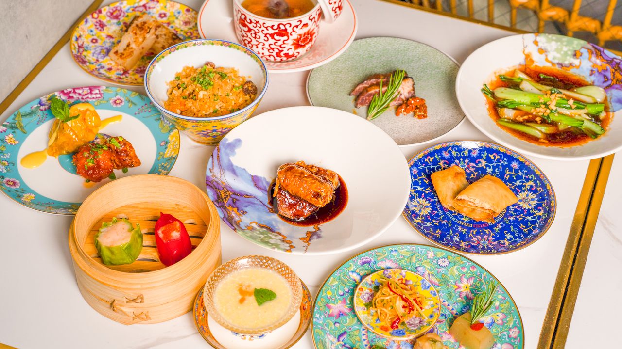 【Water Lily Course】13 Dishes Including Hong Kong Roast Char Siu, Jumbo Prawn Dish, and Seasonal Steamed Soup｜Free-Flow Drink Option Available