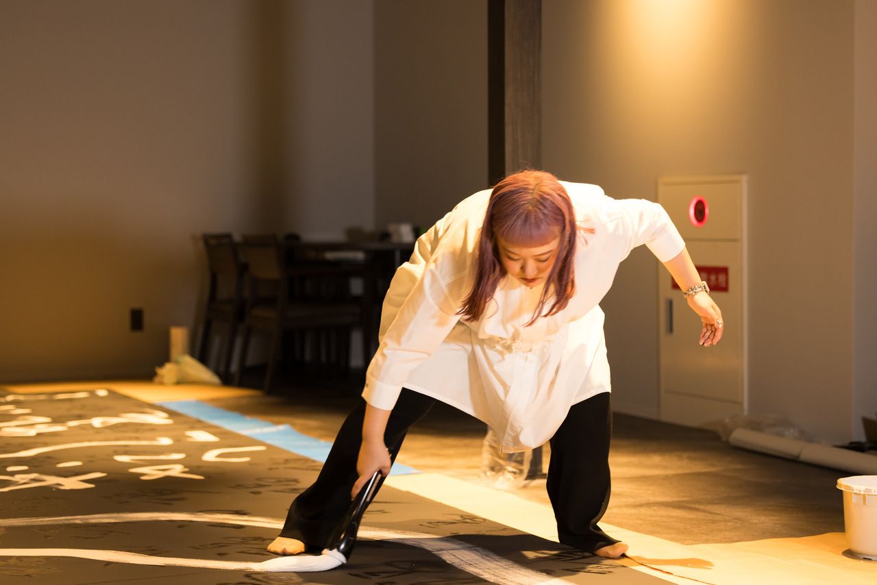 A Serene and Inspired Calligraphy Experience with Fuku Nakamura