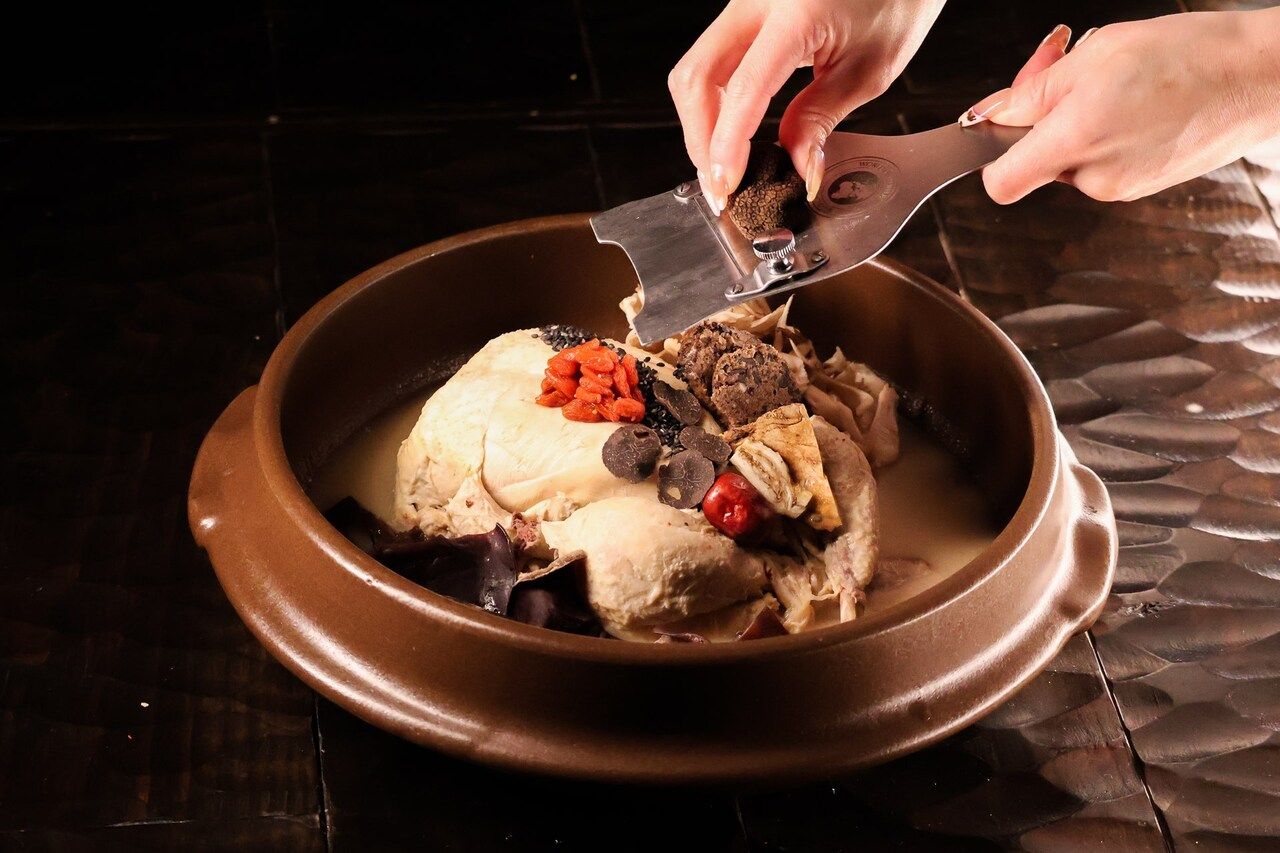 [All-you-can-drink included] Luxurious Medicinal Samgyetang Course