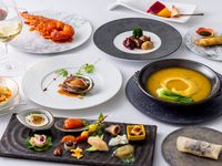 [July 13~]  – A supreme feast to adorn the summer nights – Featuring 9 exquisite dishes in total, including simmered shark fin from Kesenuma, grilled lobster, and Wagyu beef stir-fried with black pepper.