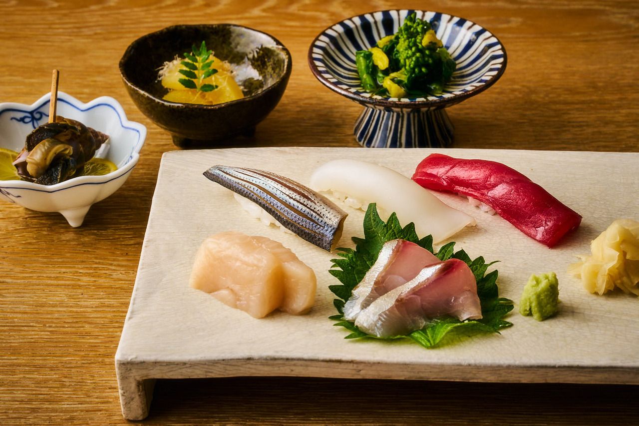【Limited to 2 parties per day】Full "Omakase" course for 2 guests including + TAKANOME (300ml bottle)