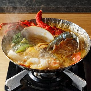 [Starting Sep 1] ~Luxury Uni Hot Pot Course~ ◆ Fully savor exquisite dishes that bring out the rich flavor of carefully selected fresh uni.