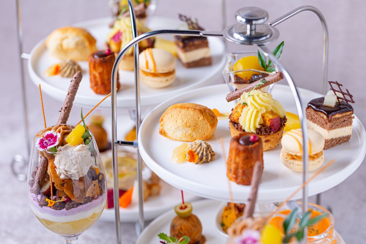 [Taste of Autumn] PEAKS Afternoon Tea with Rosé Sparkling Wine Free-Flow (90-Minute Last Order)