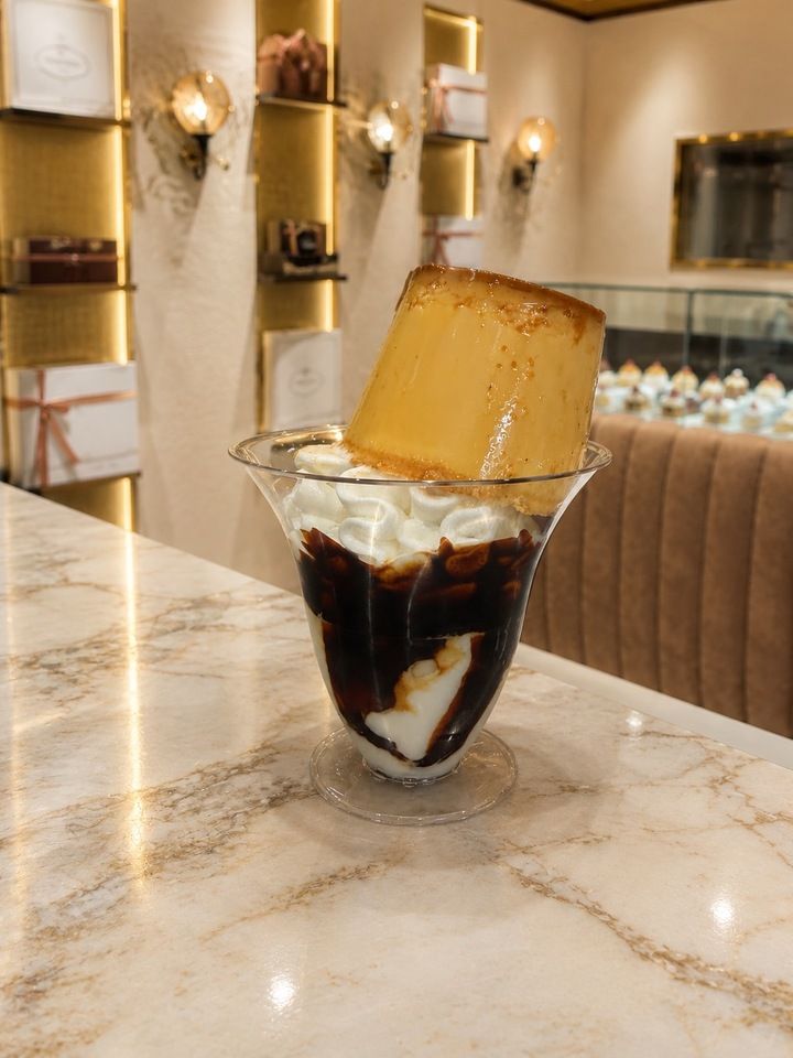 Pudding, soft serve, dessert set