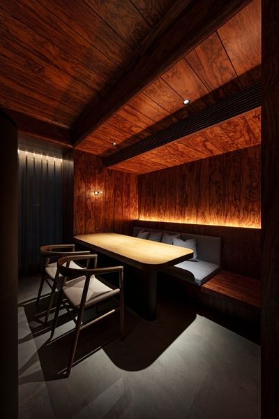 Table seating