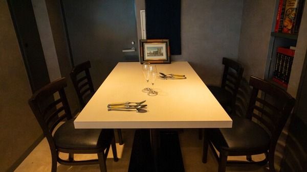 Table seating