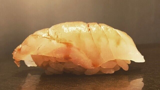 Sushi Ayase
