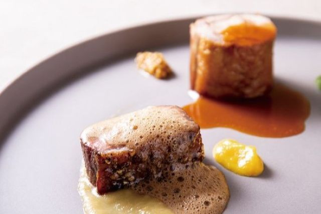 crossfield with TERRACE LOUNGE