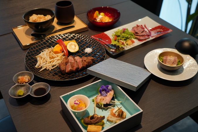 鉄板焼いっせつステーキ&Bar