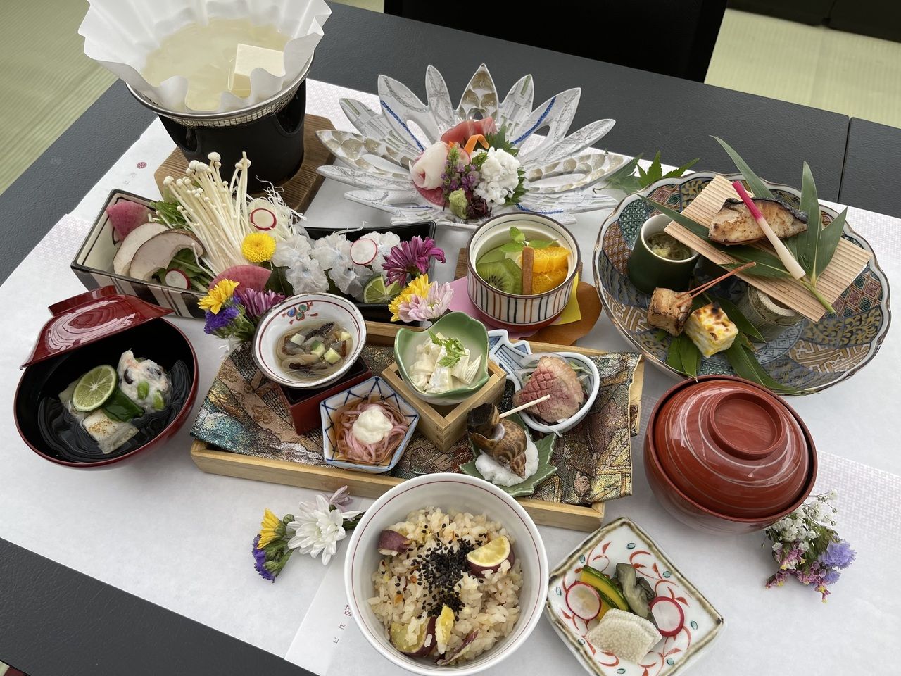 【鴨川納涼床席利用】　料理長おすすめ昼限定コース　