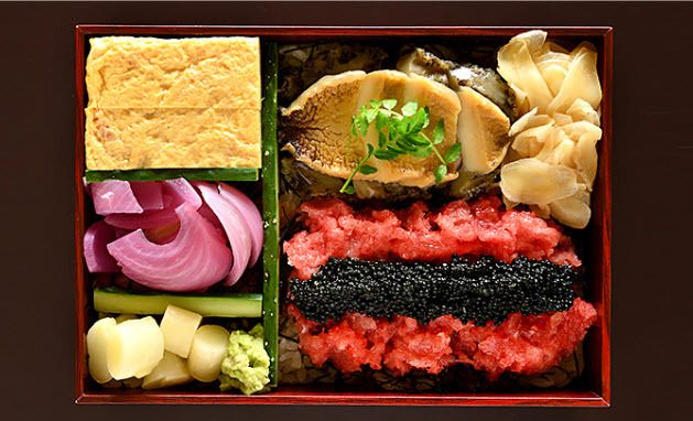 柔らかアワビと本マグロ剥き身トロ寿司