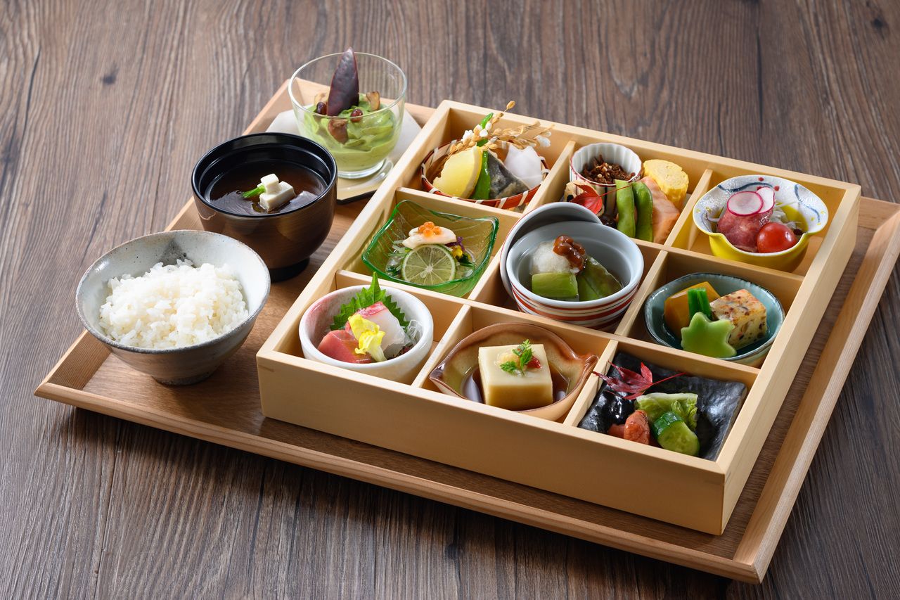 [Shunsai Gozen] Nine small bowls filled with colorful ingredients! Recommended for those who want to enjoy various flavors!