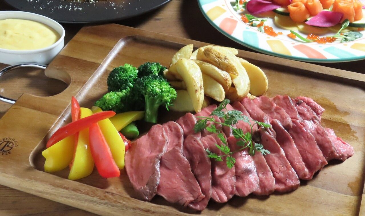 2時間飲み放題付き【全5皿】たっぷりチーズのチキンブリトーやリブロースステーキ、ワタリガニのトマトクリームパスタなど　￥4,500