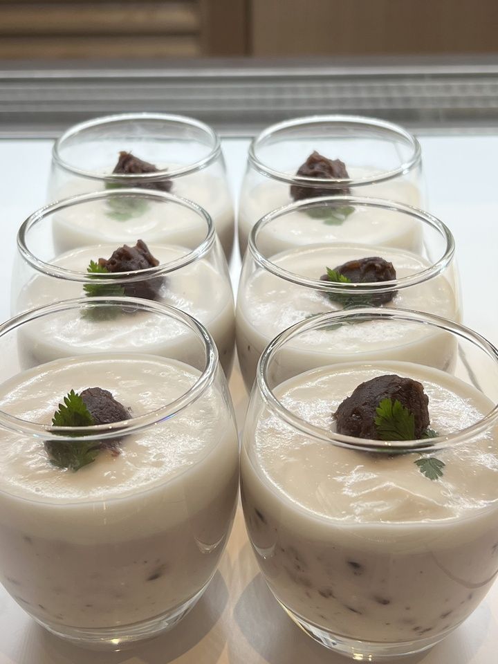 柏産黒米と十勝オーガニック小豆使用　ココナッツプリン