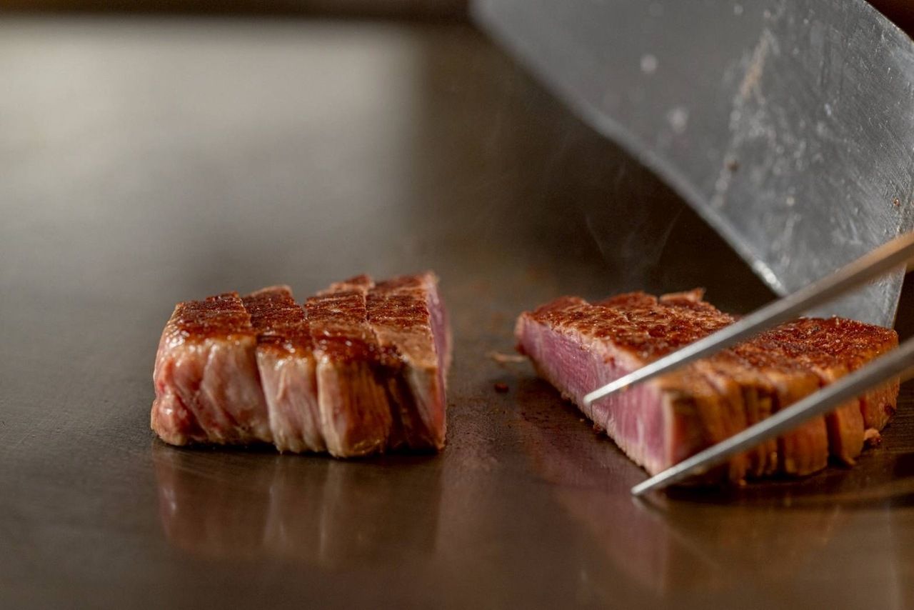 ②Award winning beef course fillet 120g