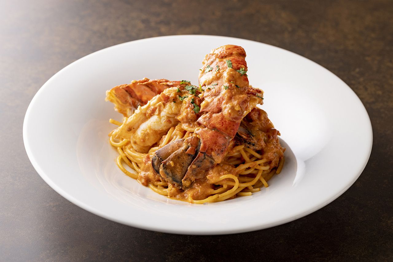 【休日ランチ】乾杯スパークリングワイン付 オマール海老のパスタ＆牛フィレ肉のローストなど全4品