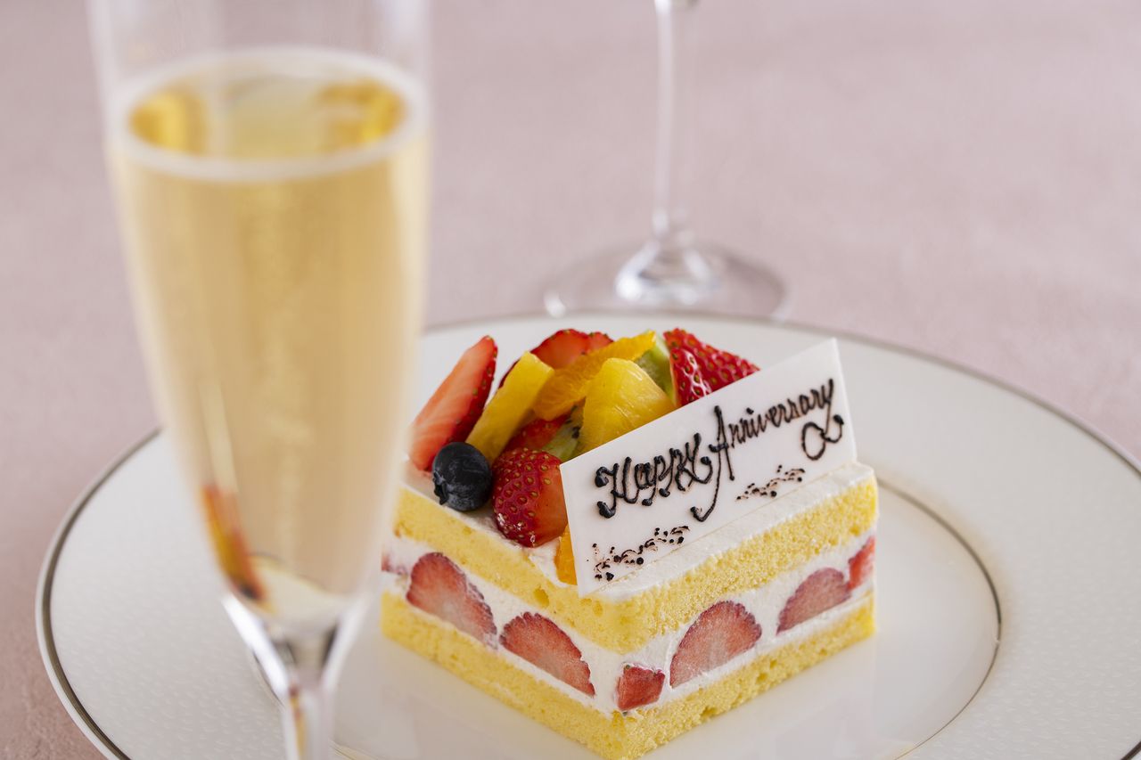 【乾杯ドリンク＆特製ケーキ付き】アニバーサリープランディナーブッフェ　7,500円