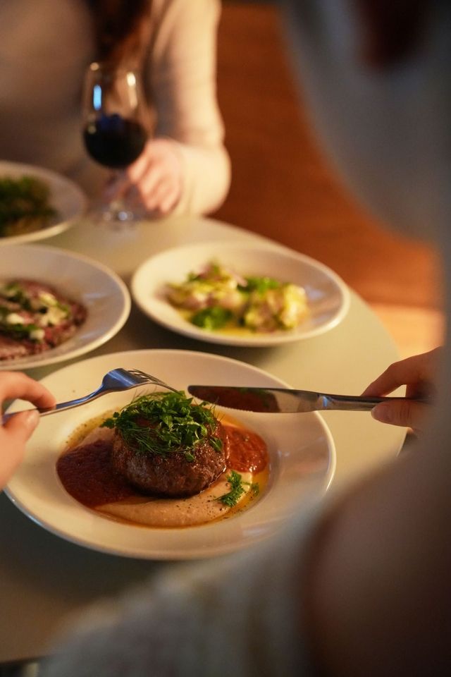 Enjoy the whole Nephew with this 5-dish sharing course