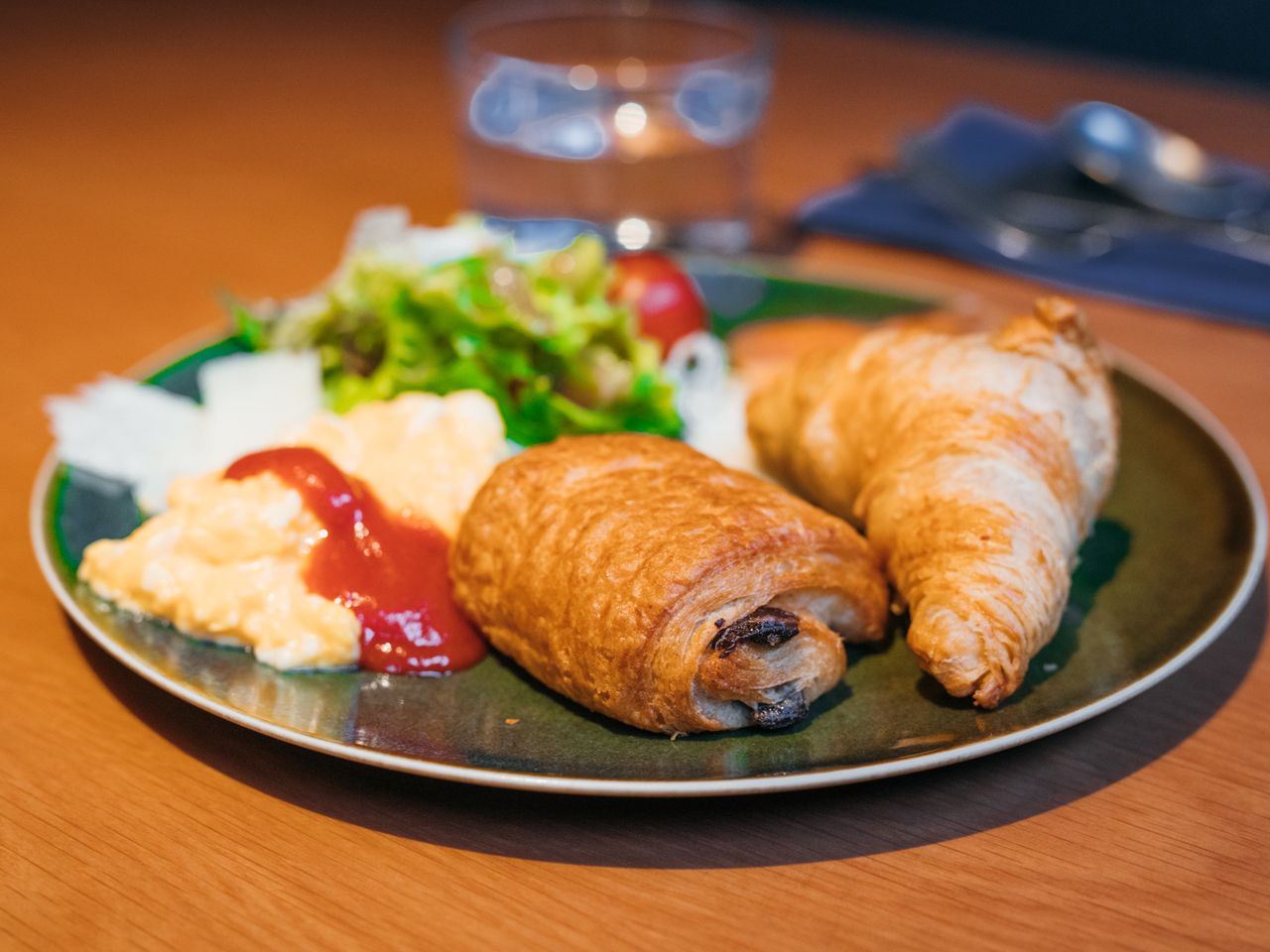 Breakfast  buffet style