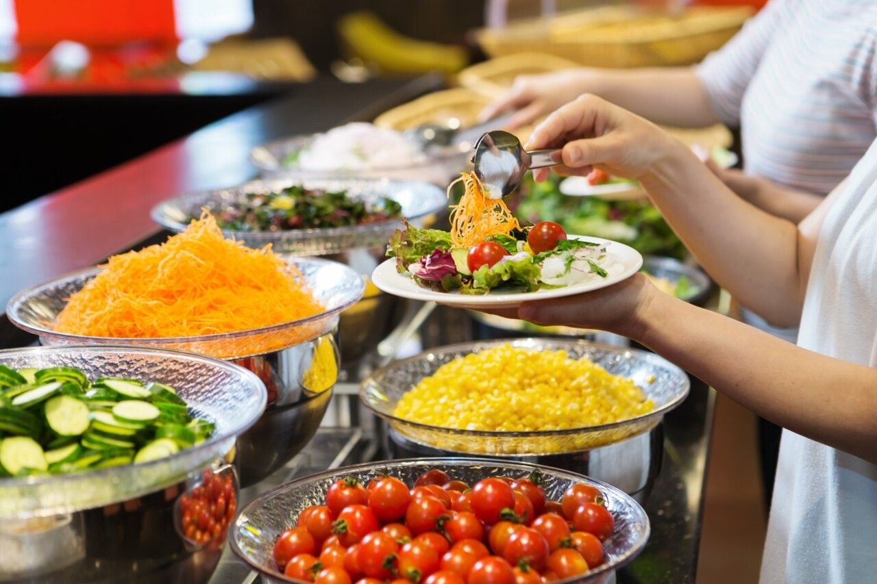 【平日ランチ】選べるメインディッシュ&サラダ•スープブッフェ•ドリンクバー付き