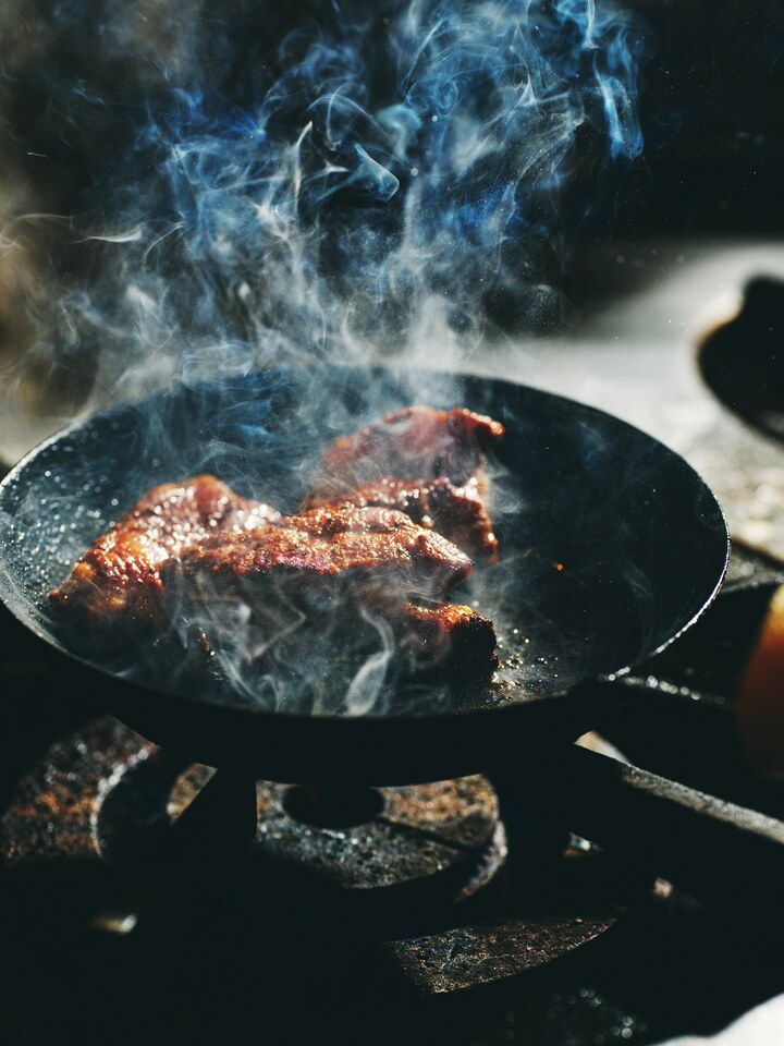 ☆Staff's top recommendation! KNEADERS course & free drinks included☆ [A plan with 7 dishes and 13 items, including our 5 specialty appetizers and meat combo (beef skirt steak, coarsely ground sausage, herb-grilled young chicken)! A plan with beer, highballs, various sours, and our proud wine buffet♪]