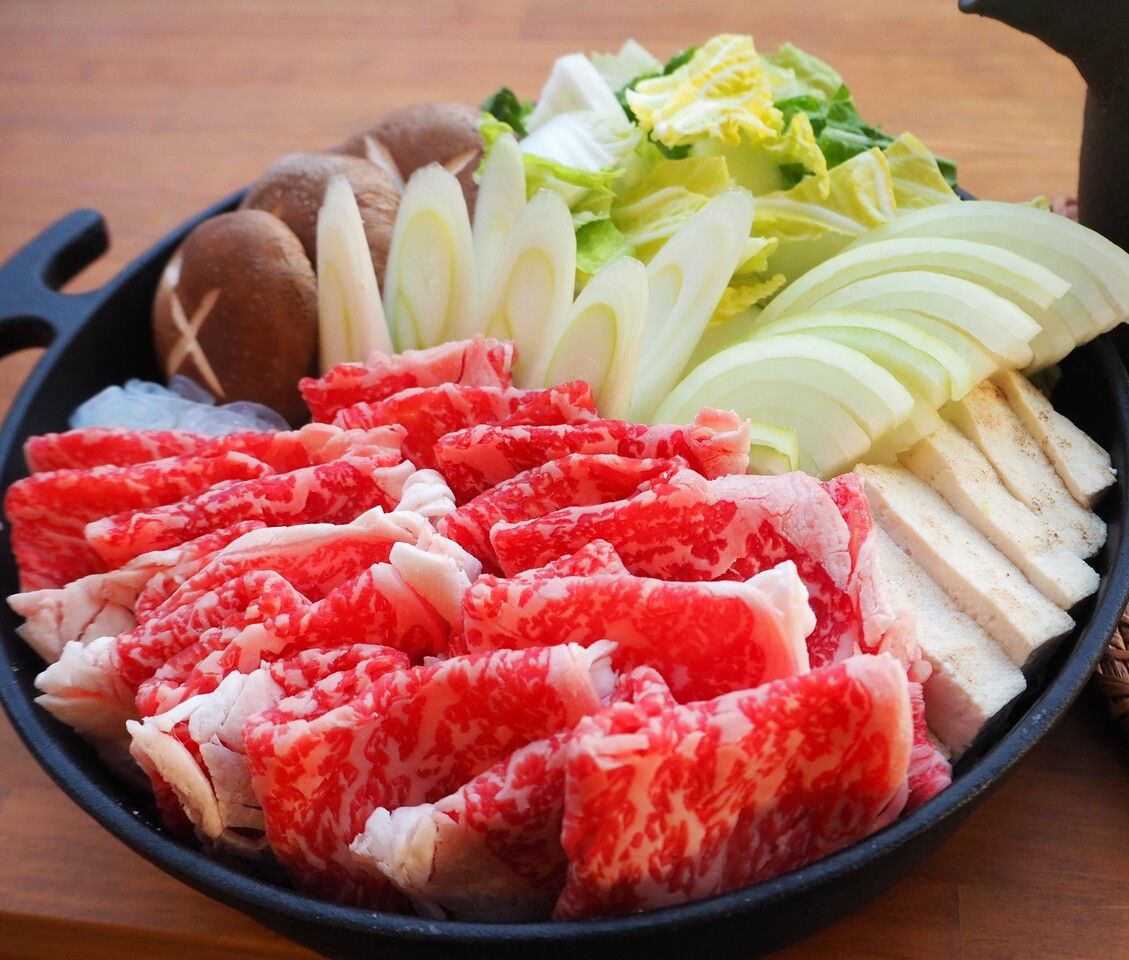 [Serves 1-2] Shinshu Alps Beef Sukiyaki Set (300g beef with vegetables)