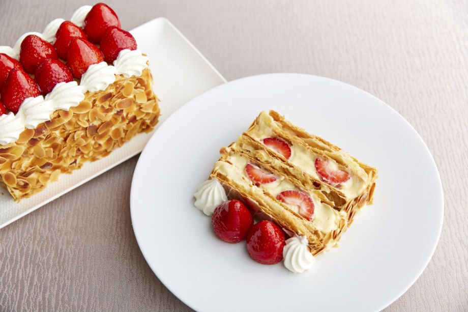 Strawberry mille-feuille + champagne set
