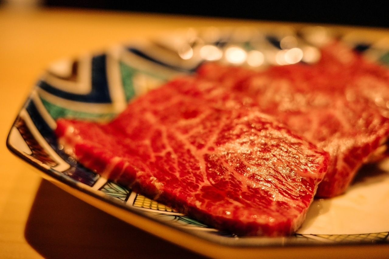 [Vollmundiger Yakiniku-Gang] Ein klassischer Yakiniku-Gang mit dem „legendären reinblütigen Tajima-Rind“, der kaiserlichen Familie der Wagyu-Rindfleischwelt, und anderem sorgfältig ausgewählten Wagyu-Rindfleisch höchster Qualität.