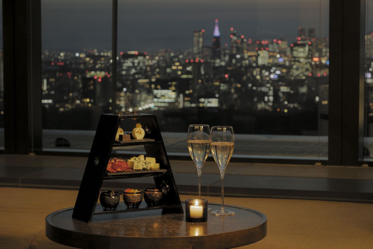 [Window seat] Twilight Champagne (bottle of champagne and snack stand) *For 2 people (price is for 1 person)