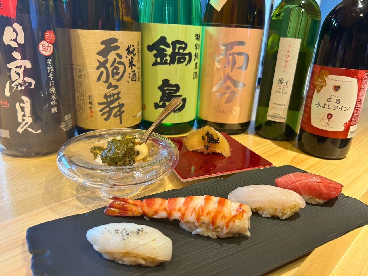 【附無限暢飲/主廚精選套餐】品嚐使用嚴選時令食材烹調的19道菜（握壽司11道/小吃7道/湯）
