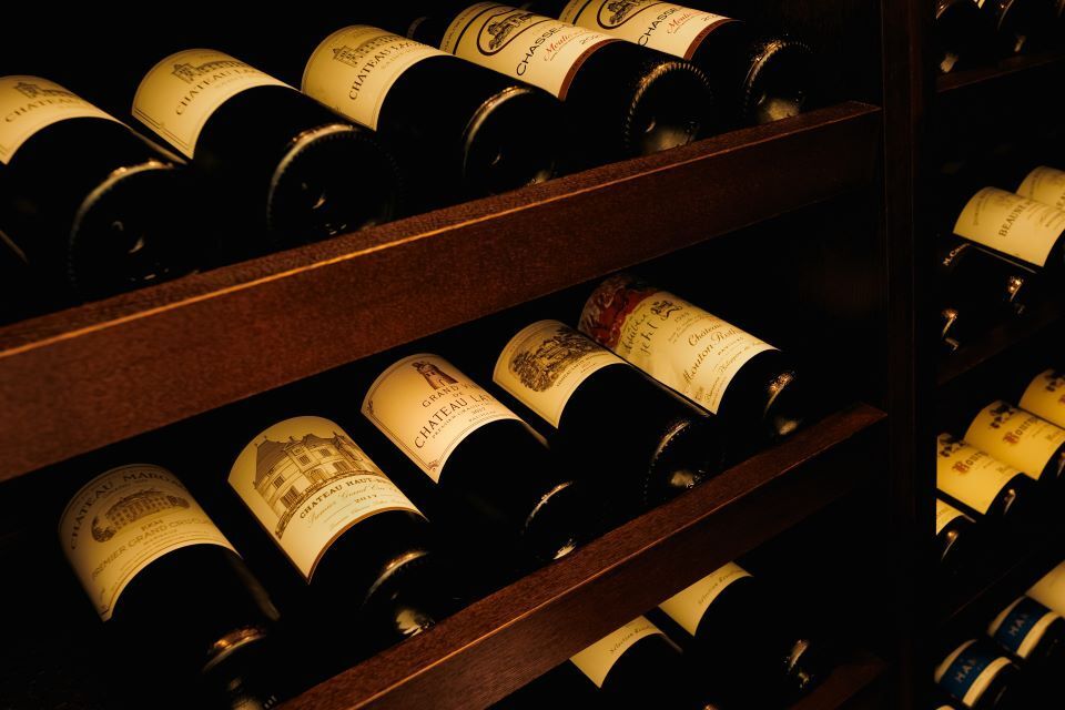 คอร์สเต็มของฝรั่งเศส "Montagne" พร้อมไวน์ที่เข้าคู่กัน