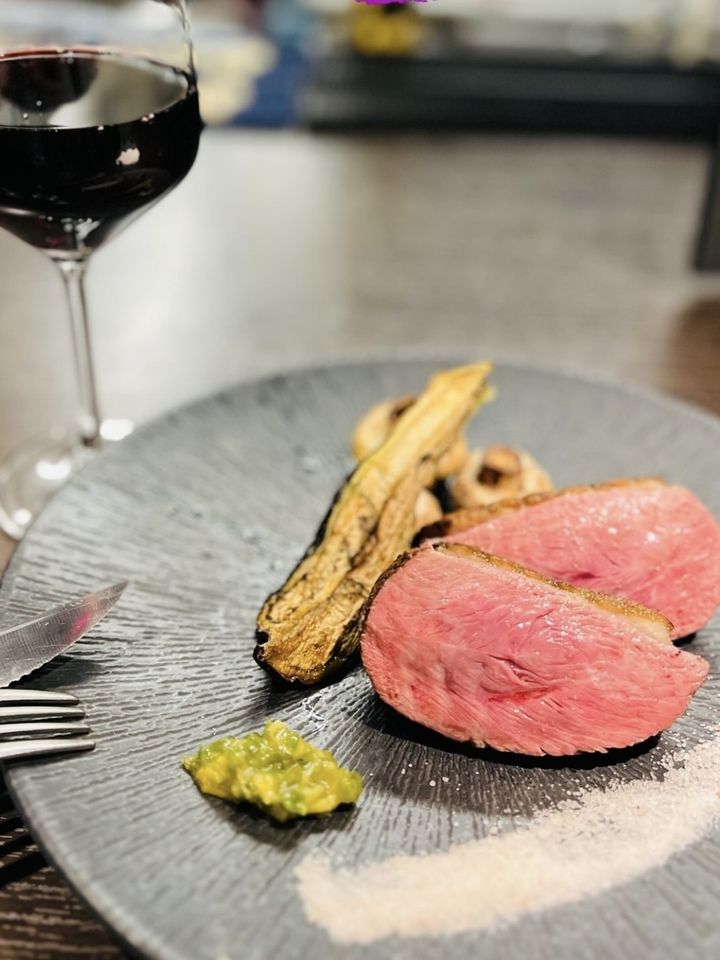 [Counter seats only] Duck and wine pairing course [wine included]