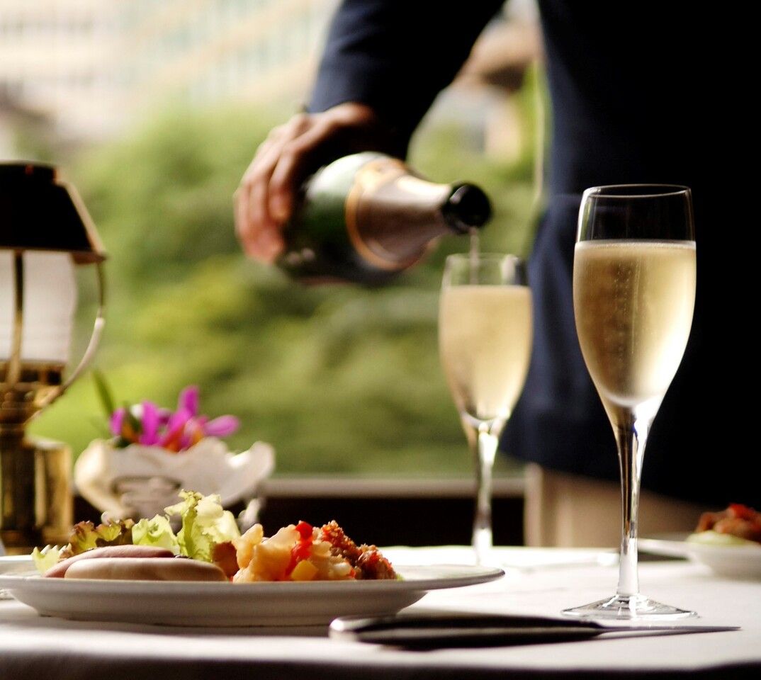 【New Otani Club members’ rate】Trader Vic's Lunch Buffet (with free-flowing sparkling wine)