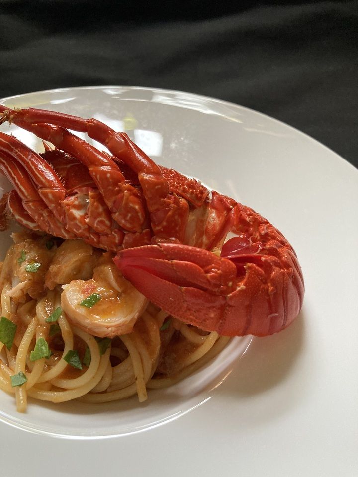 A slightly luxurious seasonal full-course meal