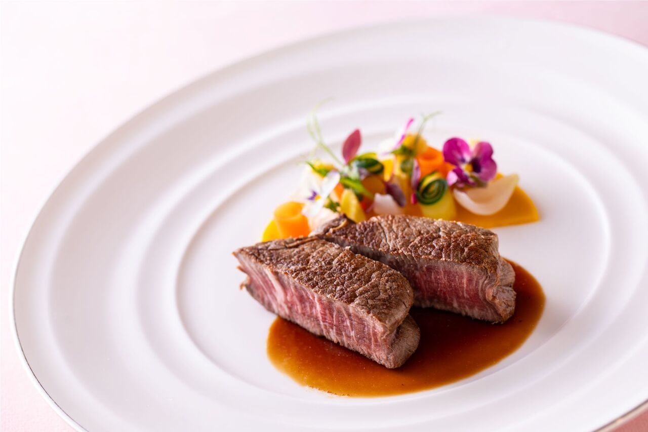 ランチ　肉コース￥5500「La V（ラ・ヴェー）」