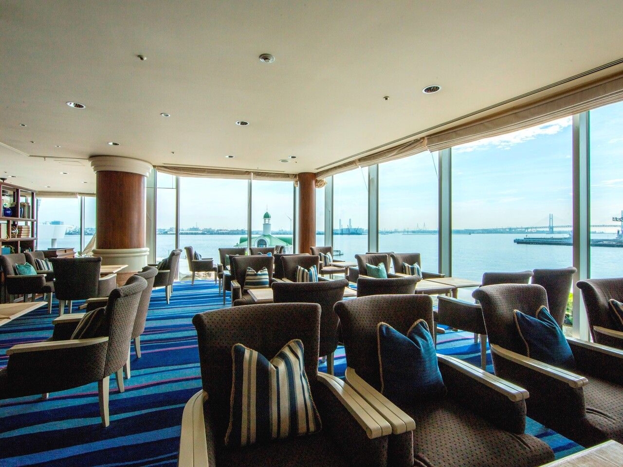 [Online only/guaranteed window seat] Seasonal afternoon tea & 25 kinds of free cafe | 7,500 yen