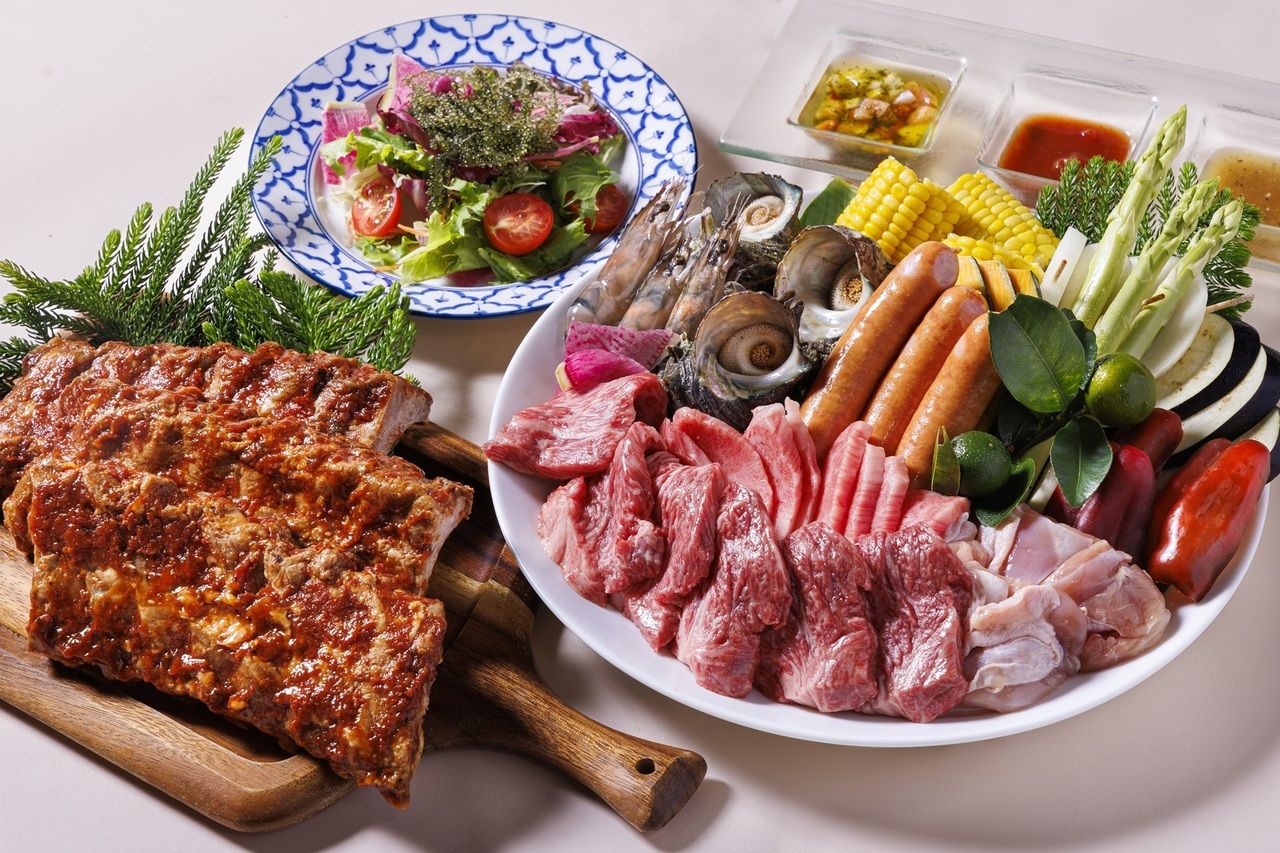 [Gachimaya] Okinawa Prefecture Wagyu beef, Sanzoku spare ribs and seafood set