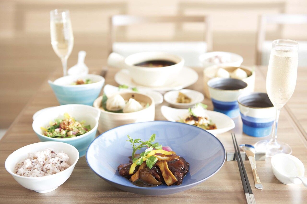 【平日】LUCIS　GARDEN　LUNCH　季節のメインが選べる　食後のカフェ+ワンドリンク付！