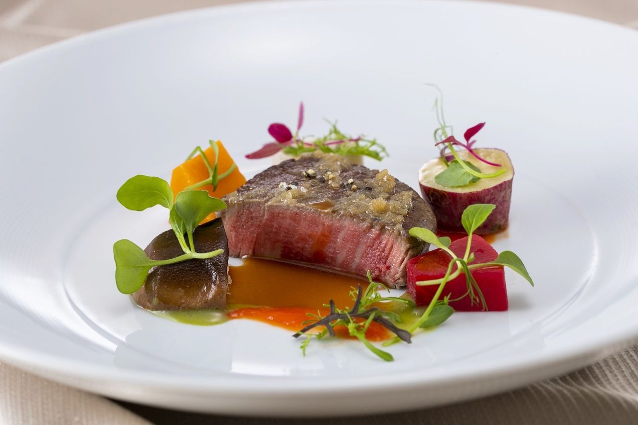 ＜季節の味覚×リヴィエール＞牛ロースステーキのメインに季節野菜やお魚まで内容充実の贅沢フルコース！