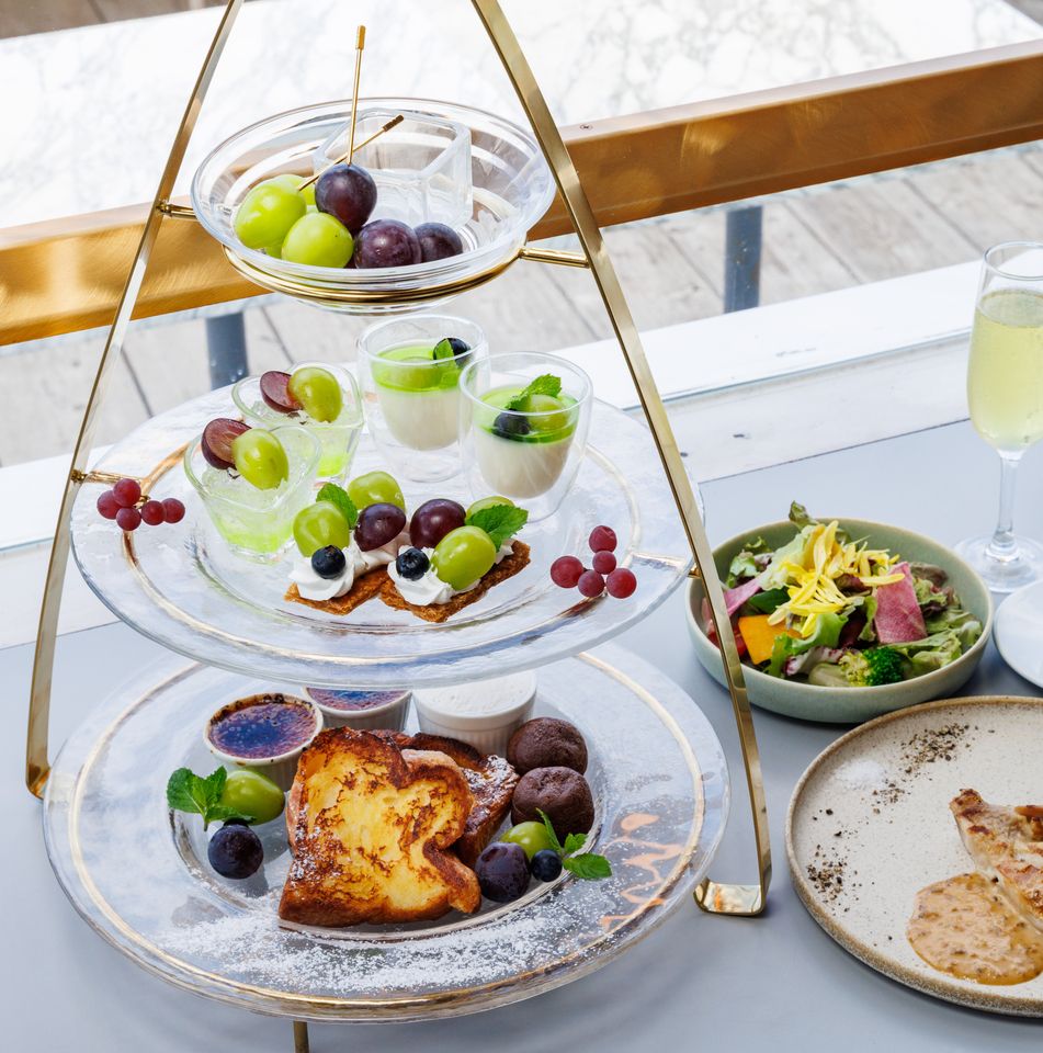 9/15起 — 含午餐与90分钟畅饮：麝香葡萄（Shine Muscat）与精选葡萄品鉴下午甜点午餐套餐