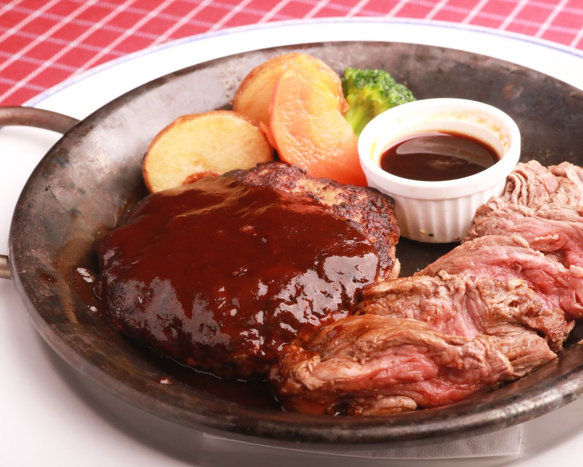 銀座フランス屋特製ハンバーグと牛フィレ肉のカットステーキの盛り合わせ（ドリンク付）