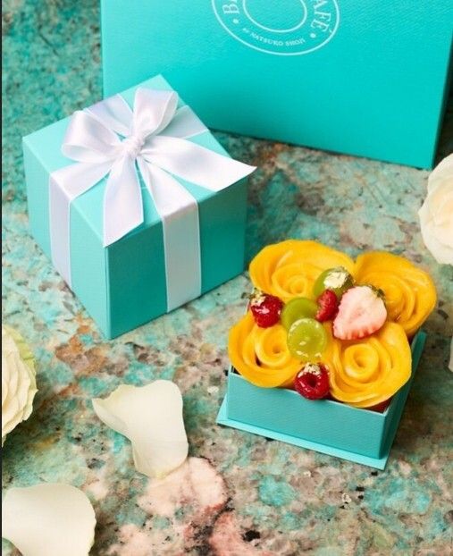 Blue Box Cake by Natsuko Shoji   