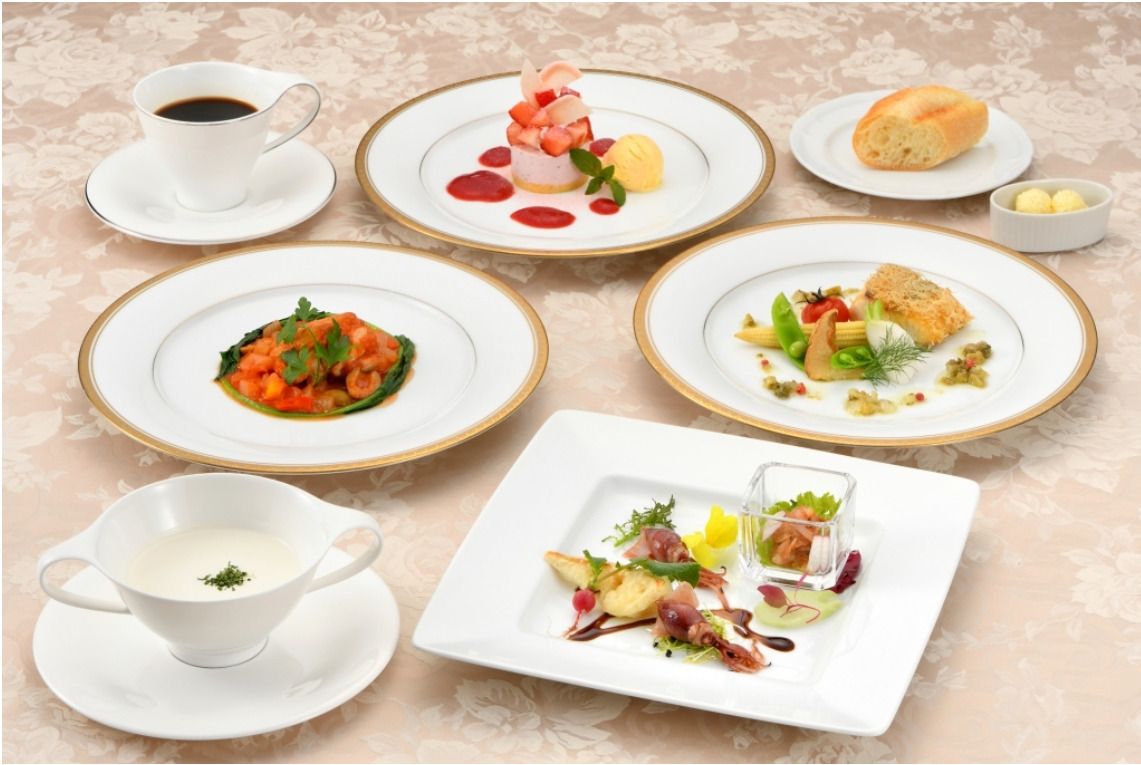 ＜ランチ＞5,500円コース(税サ込)