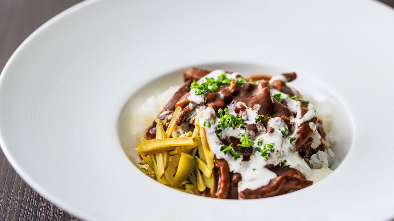 [Winter Half Buffet Lunch] Hashed Beef with Sour Cream and Pickles (11/01 - 12/18, 12/26 - 12/29, 1/5 - 2/24)