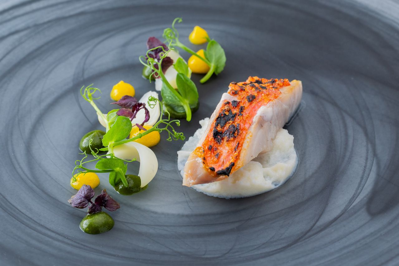 Starting April 19th (Sun), enjoy a full course meal featuring 10 dishes and sparkling wine, offering an experience that feels like traveling between Italy and France.
