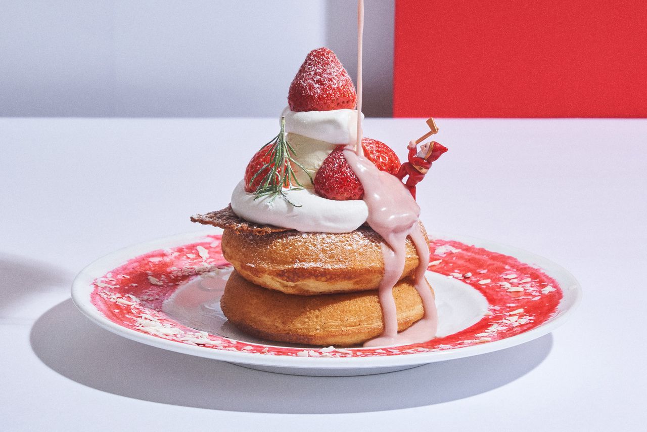 [Most Popular! Christmas Fair] Drink Set / Airy Cheese Cream Christmas "Whole" Pancake with Strawberry Milky Sauce